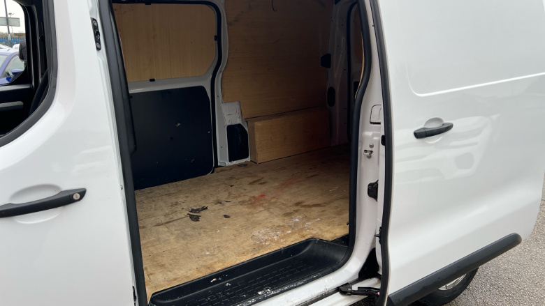 Vauxhall Vivaro L1 Diesel 2900 1.5d 100PS Dynamic H1 Van